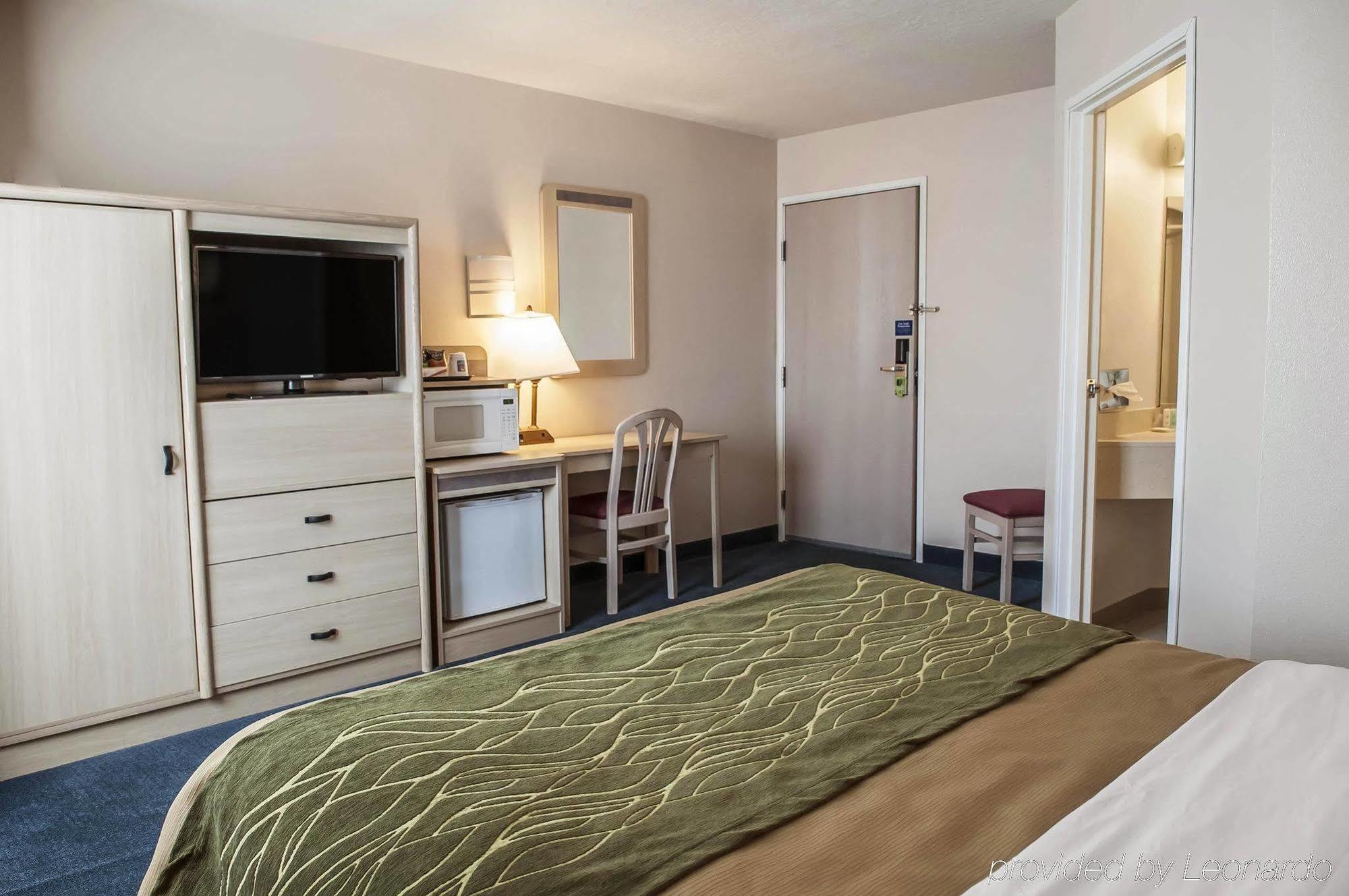 Quality Inn Moriarty Екстер'єр фото